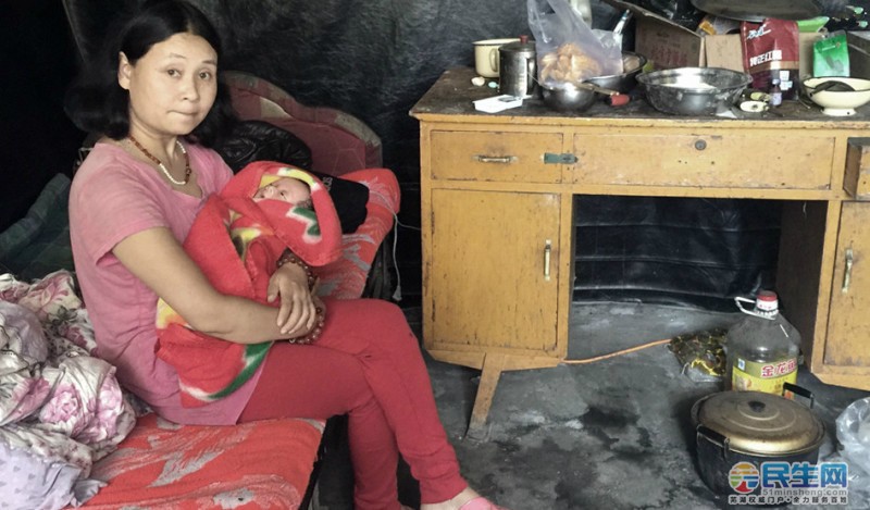 智障女结婚四次生五个孩子,一个都没由她抚养的,都被亲戚们"瓜分"了
